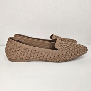 Seychelles tan woven slip on loafer point toe size 8 1/2 wide